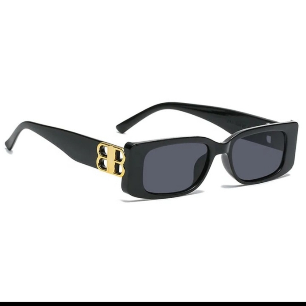 Chic Black Sunglasses with Gold Detail